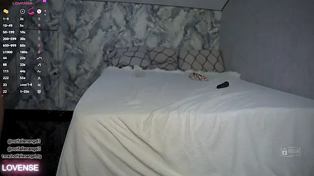 DiamondAnna online show from November 2025 09:30:01 PM