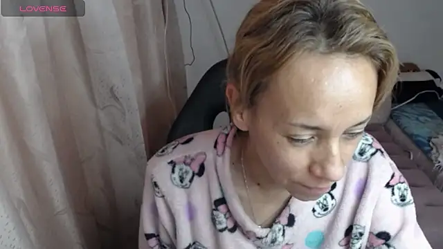 cristin doll  online show from February 2026 01:10:01 PM