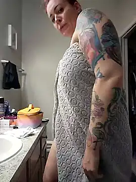 HollyTattoo online show from September 2025 03:11:01 PM