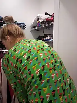 HollyTattoo online show from December 2024 02:22:01 PM