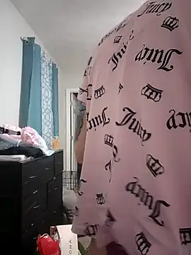 HollyTattoo online show from December 2024 12:27:02 PM