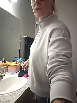 HollyTattoo online show from January 2025 02:24:02 PM