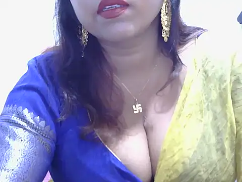 ROSEE MERRYYYY online show from May 2026 06:04:02 PM