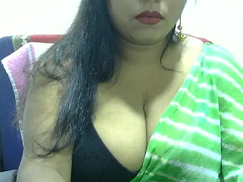 Snapshot of ROSEE_MERRYYYY chatting on September 2025 01:53:02 PM ROSEE MERRYYYY online show from September 2025 01:53:02 PM