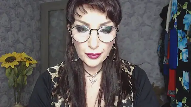 Aziza1 online show from May 2026 02:20:01 PM
