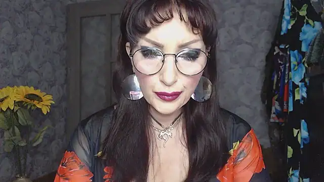 Snapshot of Aziza1 chatting on July 2026 02:32:01 PM Aziza1 online show from July 2026 02:32:01 PM