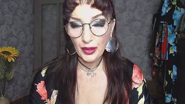 Snapshot of Aziza1 chatting on June 2026 01:28:01 PM Aziza1 online show from June 2026 01:28:01 PM