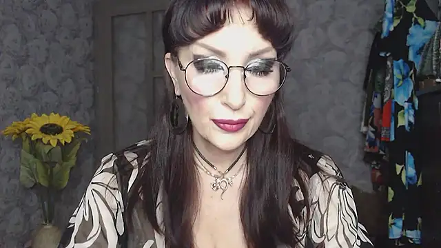 Snapshot of Aziza1 chatting on June 2026 01:43:01 PM Aziza1 online show from June 2026 01:43:01 PM