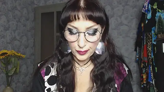 Aziza1 online show from September 2025 01:40:01 PM