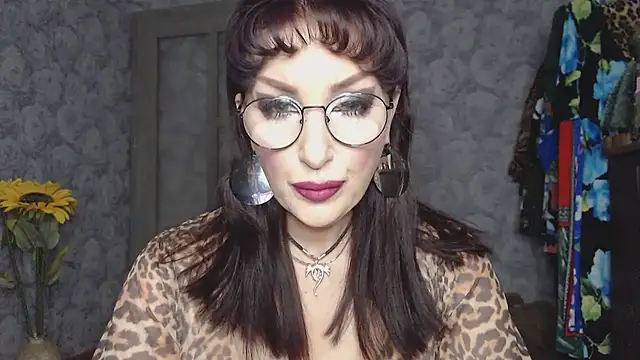Snapshot of Aziza1 chatting on July 2026 02:35:01 PM Aziza1 online show from July 2026 02:35:01 PM