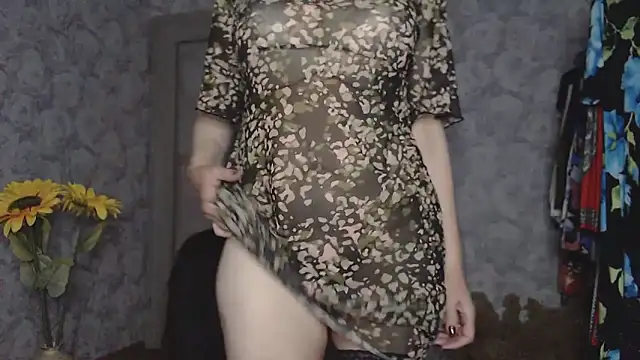 Snapshot of Aziza1 chatting on June 2026 01:41:02 PM Aziza1 online show from June 2026 01:41:02 PM