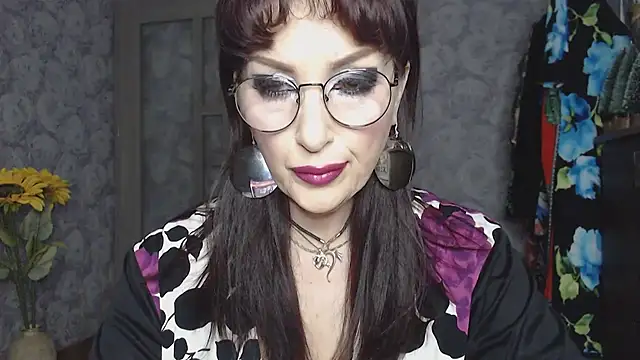 Snapshot of Aziza1 chatting on June 2026 02:07:02 PM Aziza1 online show from June 2026 02:07:02 PM