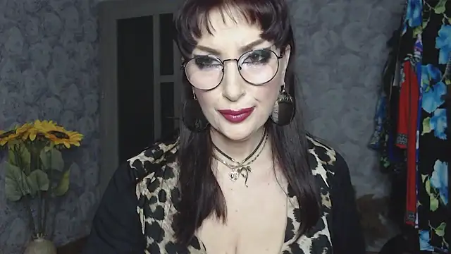 Aziza1 online show from April 2026 07:18:01 PM