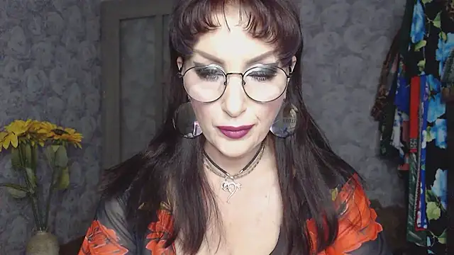 Snapshot of Aziza1 chatting on July 2026 01:43:01 PM Aziza1 online show from July 2026 01:43:01 PM