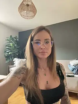 Snapshot of Etwas_neugierig chatting on March 2026 01:00:01 PM Etwas neugierig online show from March 2026 01:00:01 PM