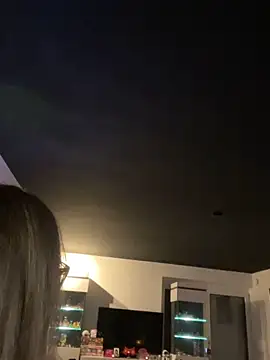 Snapshot of Etwas_neugierig chatting on February 2026 06:16:01 PM Etwas neugierig online show from February 2026 06:16:01 PM