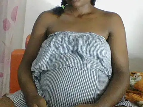 Snapshot of Hamie_sexy chatting on March 2025 06:03:01 PM Hamie sexy online show from March 2025 06:03:01 PM