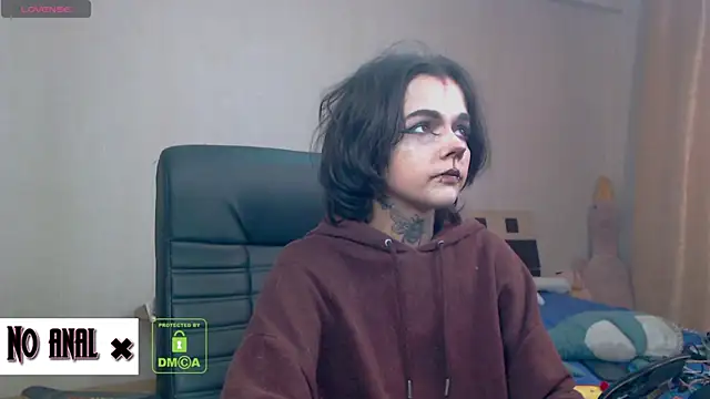 Snapshot of Dark__Elf chatting on November 2025 10:15:02 PM Dark Elf online show from November 2025 10:15:02 PM