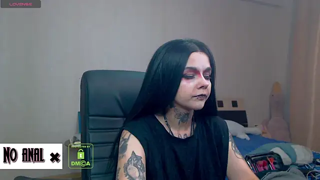 Snapshot of Dark__Elf chatting on November 2025 10:35:01 PM Dark Elf online show from November 2025 10:35:01 PM