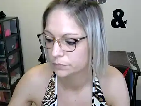 alixfeeling online show from December 2024 02:47:02 PM