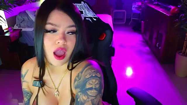 ambarEvans online show from February 2026 01:17:01 AM