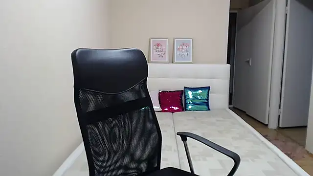 AnnaSweet18 online show from October 2025 07:21:01 PM