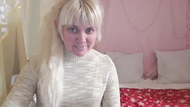 SunnySylvia online show from December 2025 05:25:01 PM