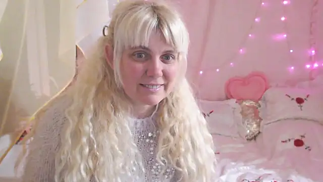 Snapshot of SunnySylvia chatting on March 2026 06:42:02 PM SunnySylvia online show from March 2026 06:42:02 PM