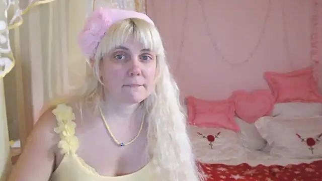 Snapshot of SunnySylvia chatting on January 2025 05:32:01 PM SunnySylvia online show from January 2025 05:32:01 PM
