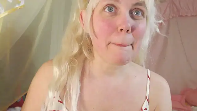 SunnySylvia online show from February 2026 05:22:01 PM