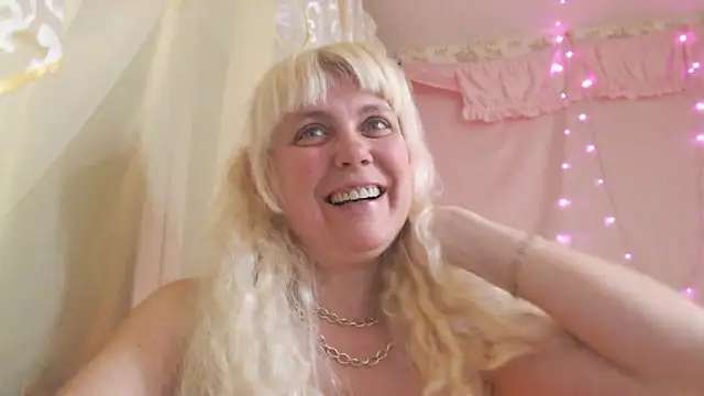 SunnySylvia online show from February 2026 06:07:02 PM