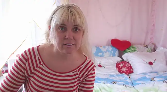 Snapshot of SunnySylvia chatting on March 2025 11:30:02 AM SunnySylvia online show from March 2025 11:30:02 AM