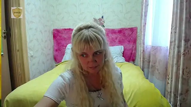 SunnySylvia online show from November 2025 09:58:02 AM