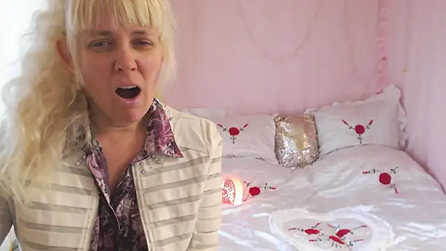 SunnySylvia online show from November 2025 07:08:01 AM