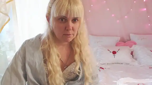 SunnySylvia online show from December 2025 08:16:02 AM