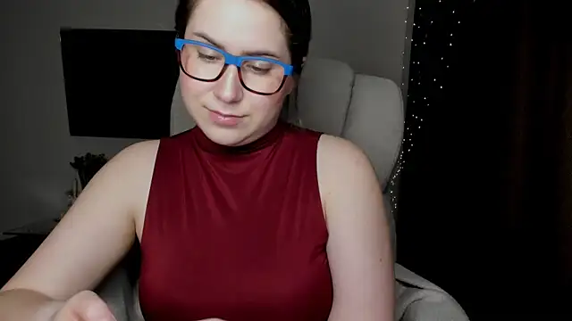 Snapshot of SeasonalSomeone chatting on November 2025 08:42:01 PM SeasonalSomeone online show from November 2025 08:42:01 PM