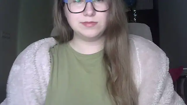 SeasonalSomeone online show from May 2026 10:04:02 PM