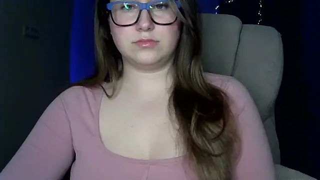 SeasonalSomeone online show from April 2026 11:18:02 PM