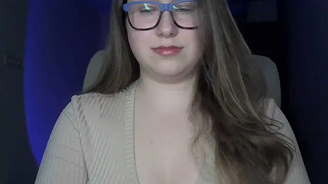 SeasonalSomeone online show from April 2026 09:40:02 PM