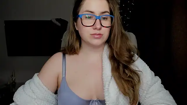 SeasonalSomeone online show from December 2025 11:41:01 PM