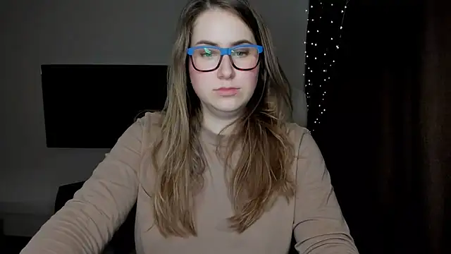 Snapshot of SeasonalSomeone chatting on November 2025 09:30:01 PM SeasonalSomeone online show from November 2025 09:30:01 PM