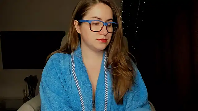 Snapshot of SeasonalSomeone chatting on November 2025 08:20:01 PM SeasonalSomeone online show from November 2025 08:20:01 PM