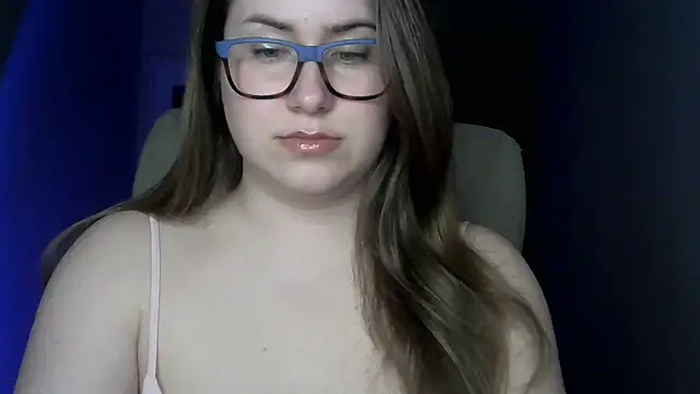 SeasonalSomeone online show from April 2026 10:27:02 PM