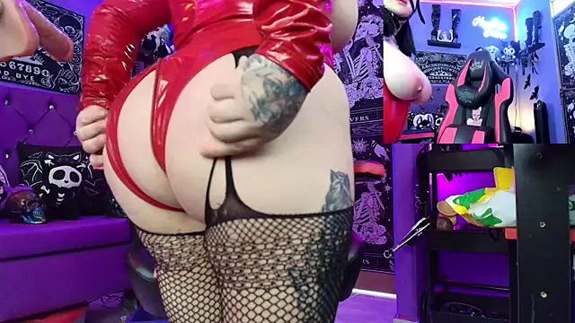 Snapshot of fetishkinkymeganx chatting on March 2025 05:11:02 PM fetishkinkymeganx online show from March 2025 05:11:02 PM