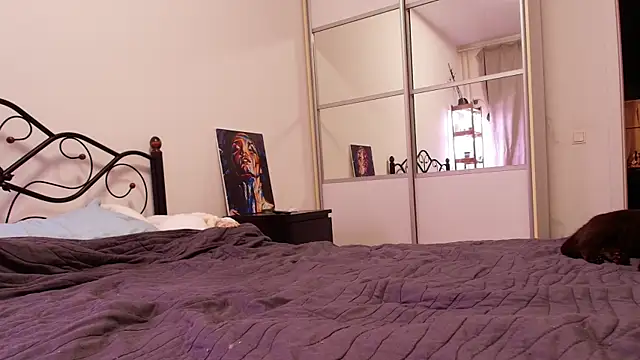 Eziliz online show from July 2026 07:24:02 PM
