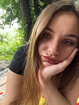 Snapshot of Night_dreams chatting on June 2026 08:37:02 AM Night dreams online show from June 2026 08:37:02 AM