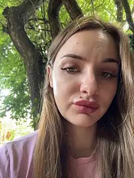Snapshot of Night_dreams chatting on June 2026 10:34:01 AM Night dreams online show from June 2026 10:34:01 AM