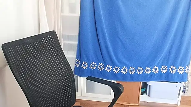 Snapshot of hotdestany chatting on December 2025 09:43:01 AM hotdestany online show from December 2025 09:43:01 AM