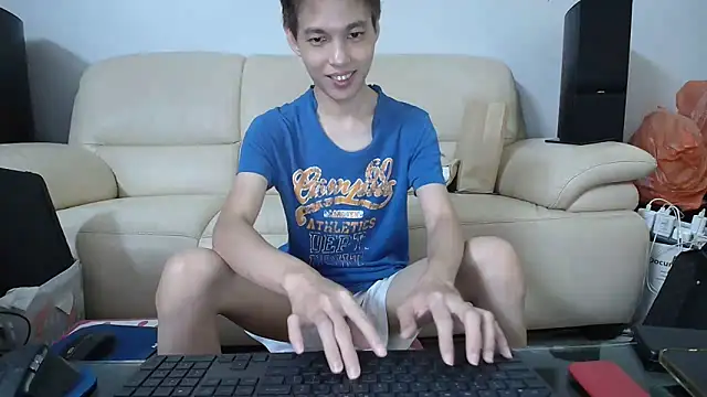 Snapshot of andrewooi chatting on February 2025 01:06:01 PM andrewooi online show from February 2025 01:06:01 PM