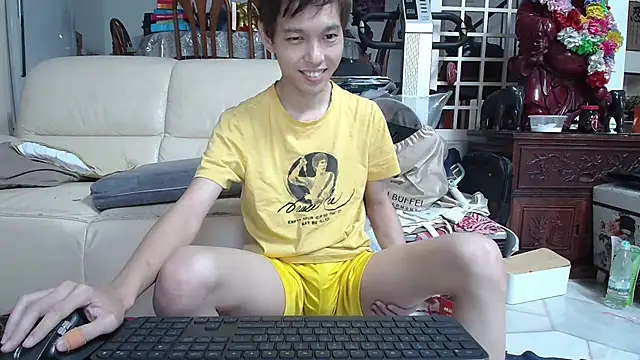 Snapshot of andrewooi chatting on March 2025 05:54:01 AM andrewooi online show from March 2025 05:54:01 AM